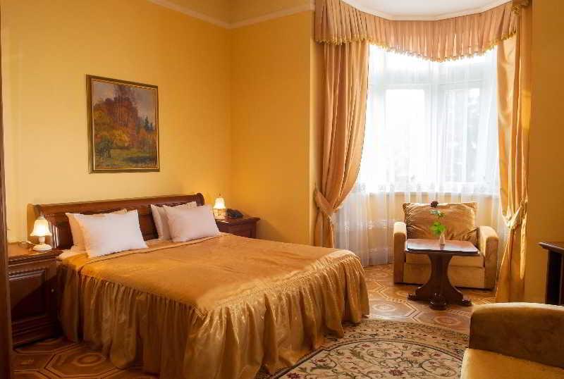 Lion'S Castle Hotel Lwów Zewnętrze zdjęcie