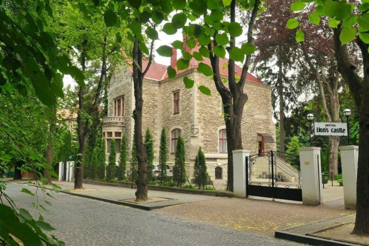 Lion'S Castle Hotel Lwów Zewnętrze zdjęcie