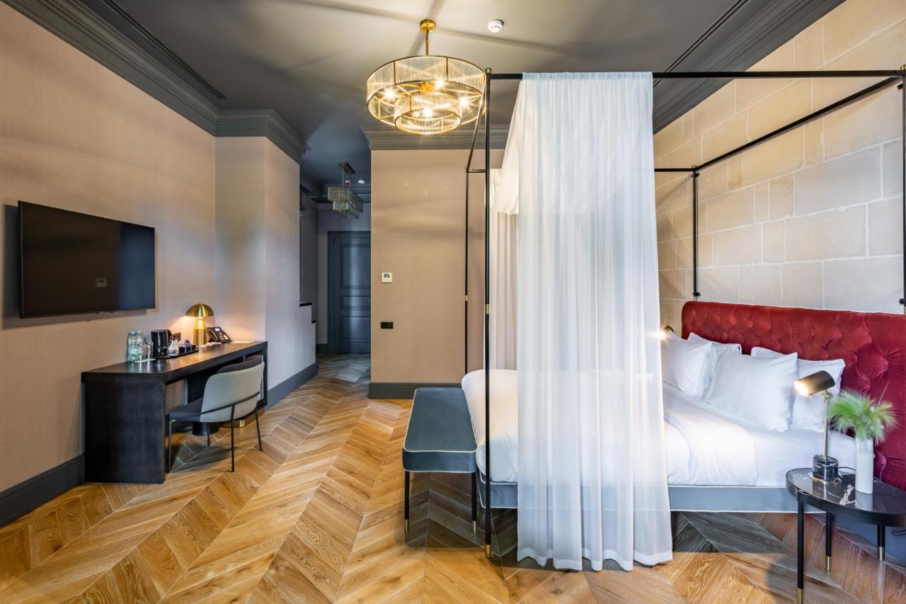 Lion'S Castle Hotel Lwów Zewnętrze zdjęcie