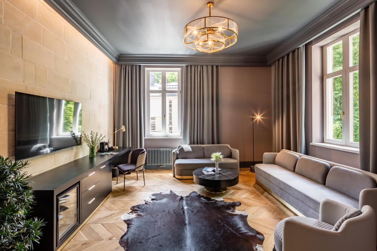 Lion'S Castle Hotel Lwów Zewnętrze zdjęcie