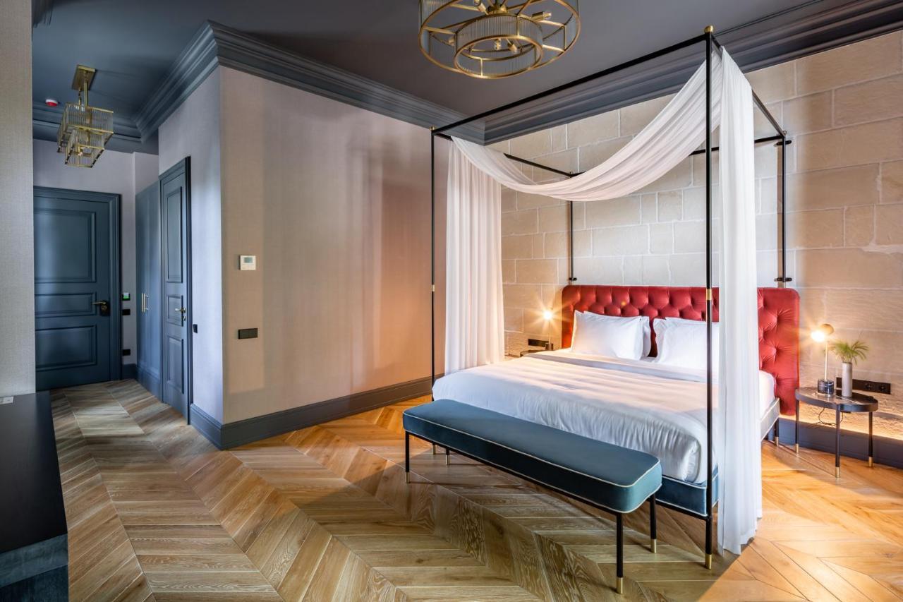 Lion'S Castle Hotel Lwów Zewnętrze zdjęcie