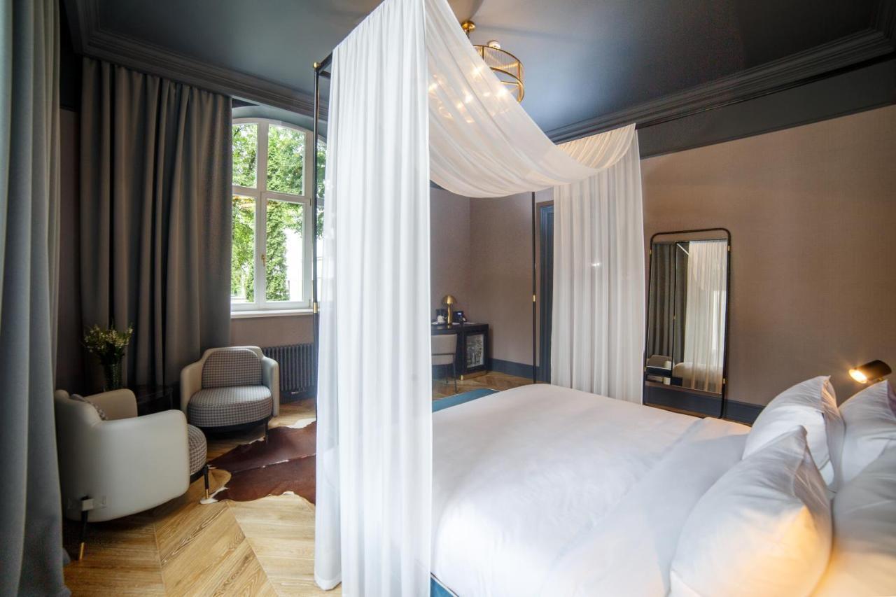 Lion'S Castle Hotel Lwów Zewnętrze zdjęcie