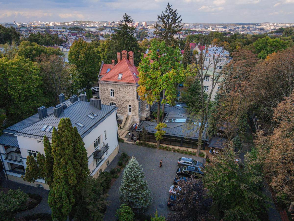 Lion'S Castle Hotel Lwów Zewnętrze zdjęcie