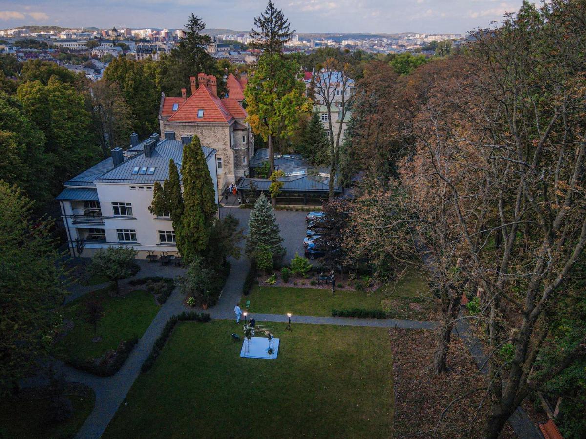 Lion'S Castle Hotel Lwów Zewnętrze zdjęcie