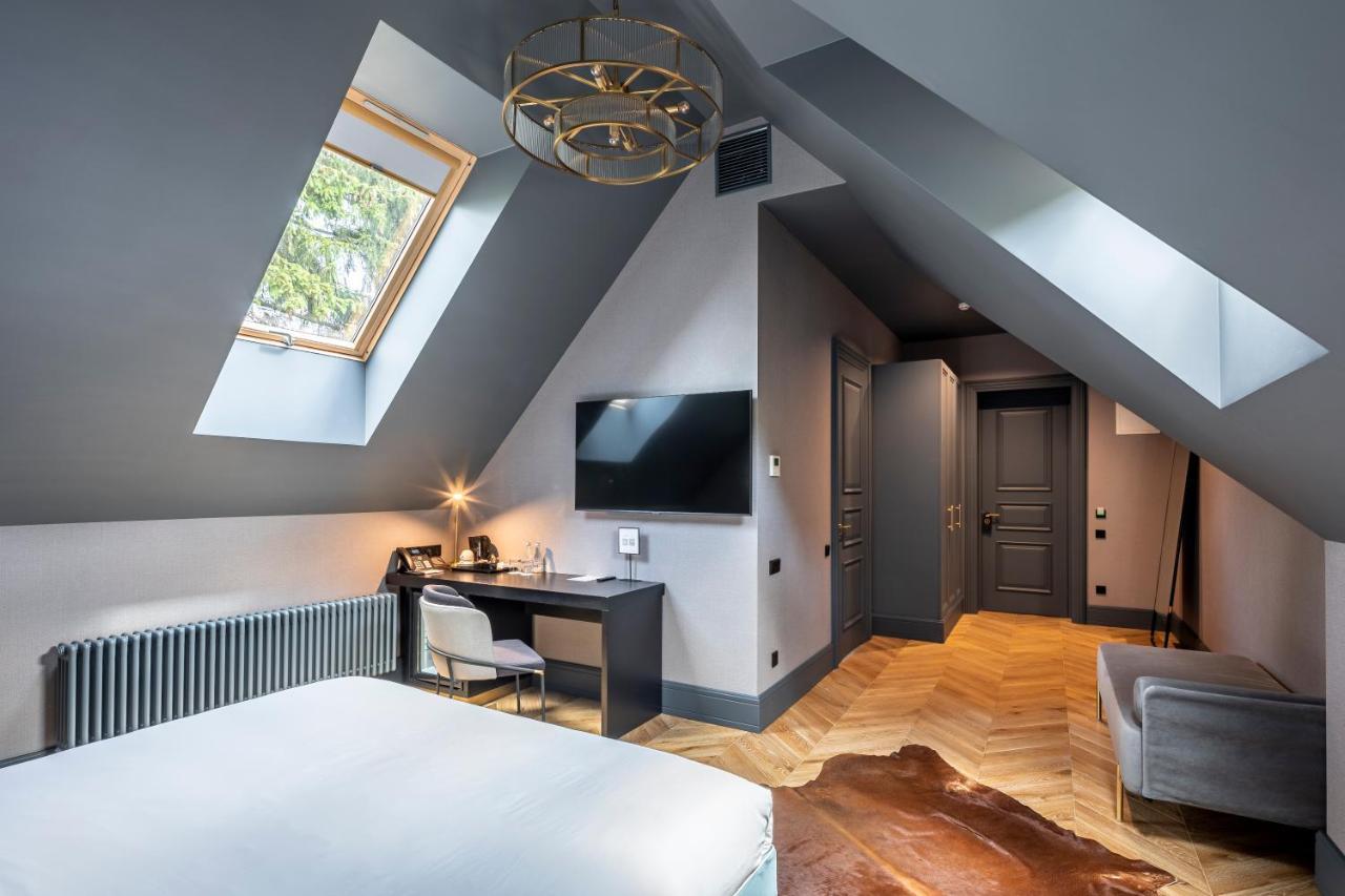 Lion'S Castle Hotel Lwów Zewnętrze zdjęcie