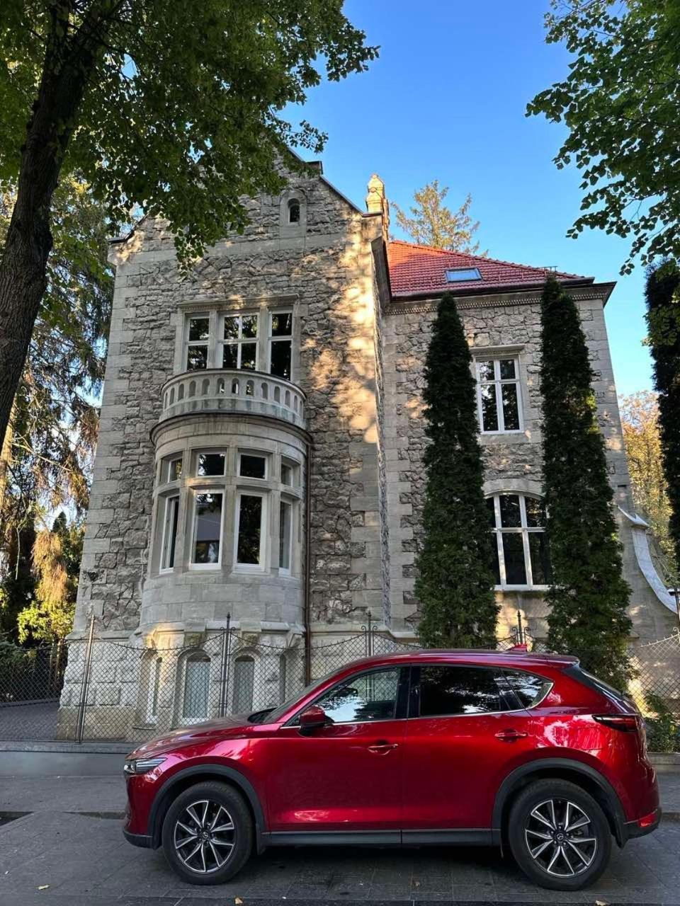 Lion'S Castle Hotel Lwów Zewnętrze zdjęcie
